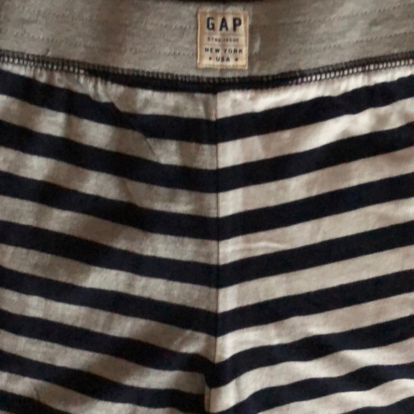 GAP BABY BOYS GRAY & NAVY STRIPED COTTON SHORT - Picture 5 of 5